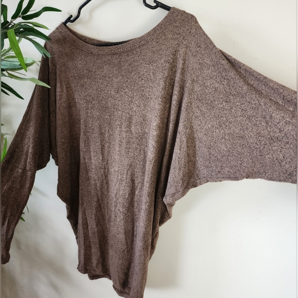 Boho Off shoulder Sweater top. - Picture 3 of 8